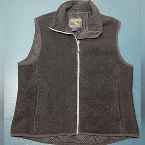 Woolrich woman's medium black vest (p1)